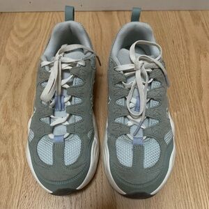 Nike Light Gray Sneakers